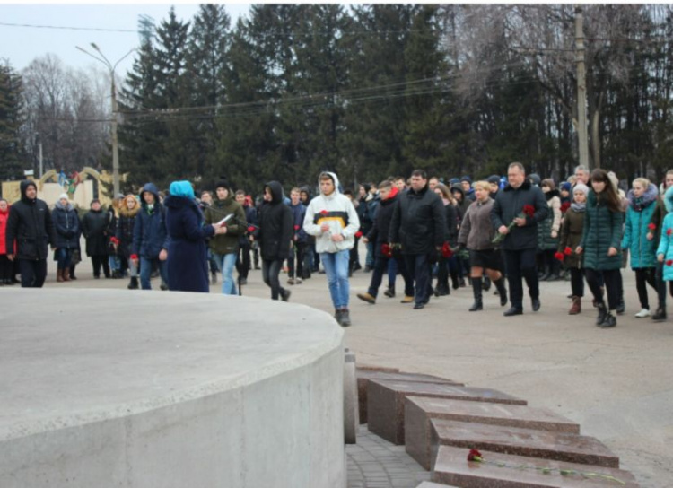 В Украине отмечают День Героев Небесной Сотни: в Кривом Роге прошли мероприятия (фото)
