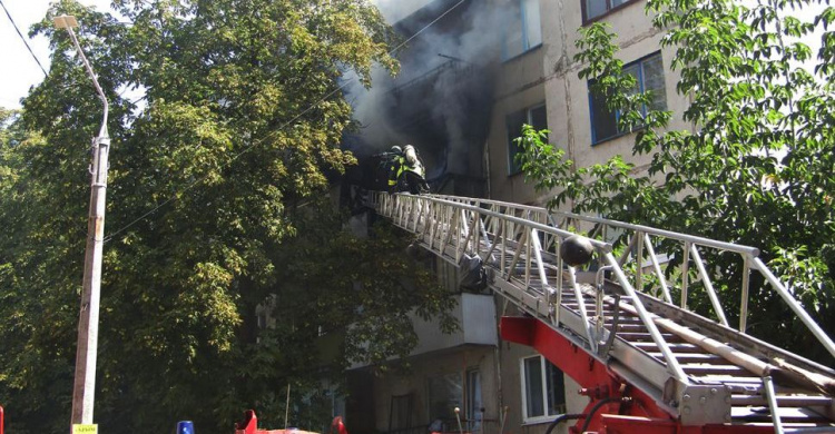 В Кривом Роге горели балконы многоэтажки