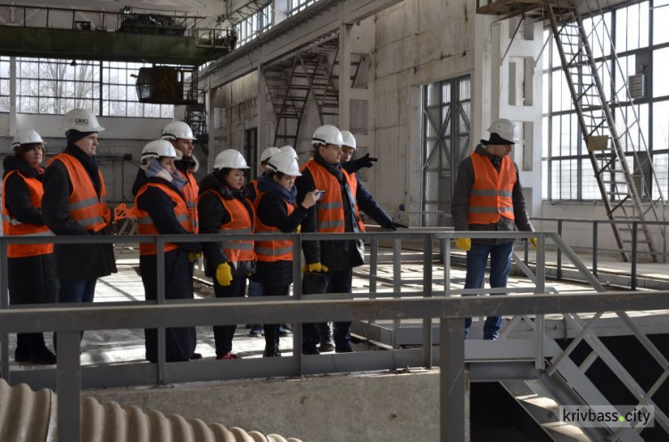 Представители общественности посетили комплекс «Украинских минеральных удобрений»