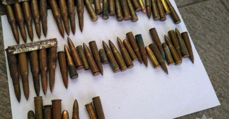 Жителя Кривого Рога полицейские поймали с арсеналом патронов (ФОТО)