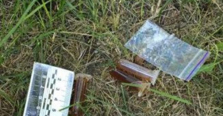 На свидание с наркотиками: в колонию недалеко от Кривого Рога пытались пронести запрещенные вещества (фото)