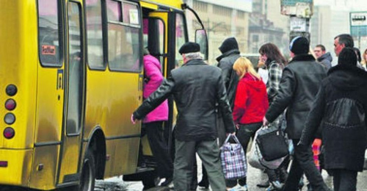 Под Кривым Рогом жители добиваются не повышения стоимости за проезд в маршрутке