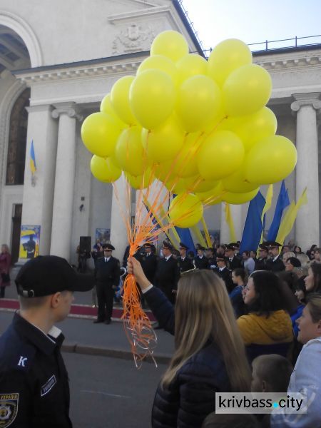 В Кривом Роге курсанты Донецкого юридического института присягнули на верность Украинскому народу (ФОТОРЕПОРТАЖ)