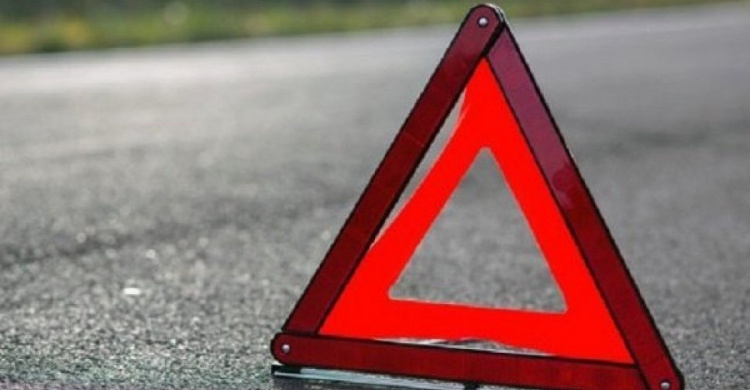 Авария в Кривом Роге: столкнулись иномарка и «Лада», пострадала 10-летняя девочка