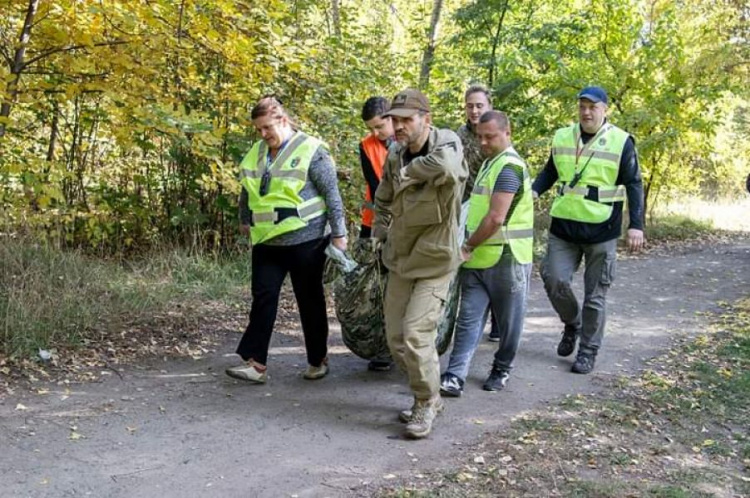 Спасатели группы "Поиск-КР" провели поиск людей в промышленной зоне Кривого Рога (ФОТО)