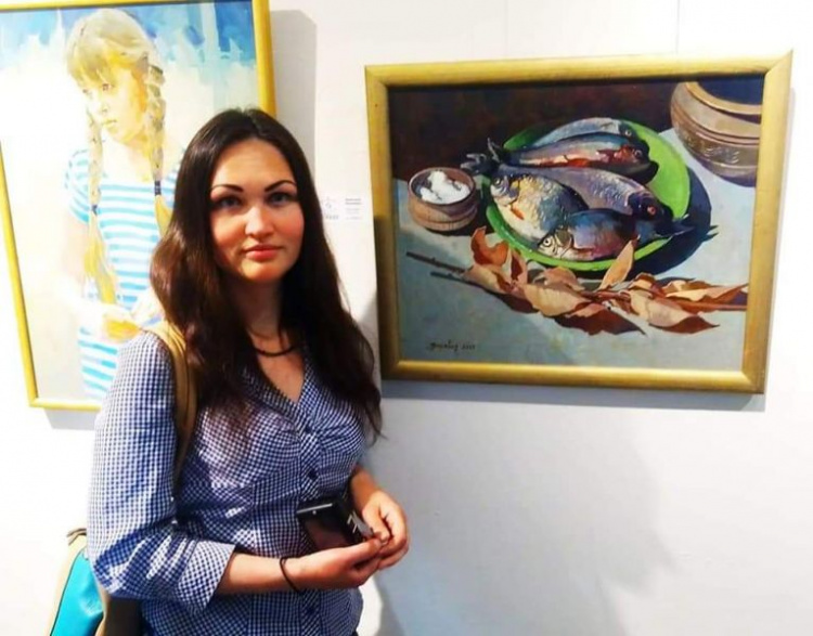 Юная криворожанка принимает участие в областной выставке для молодых художников (фото)