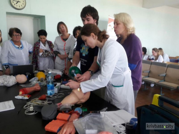 Семейных врачей Кривого Рога учат быстро оказывать помощь при неотложных состояниях (ФОТО)