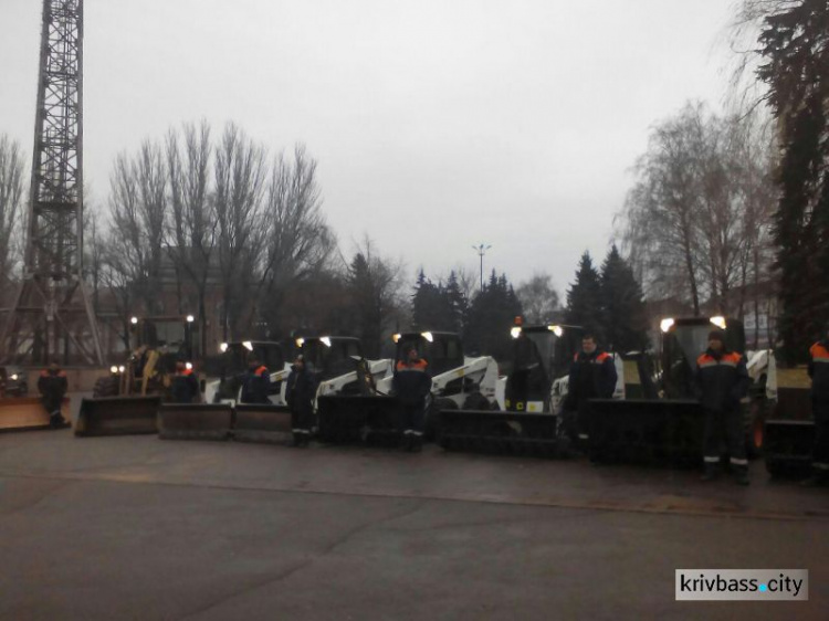 В Кривом Роге прошел парад снегоуборочной техники (ФОТОРЕПОРТАЖ)