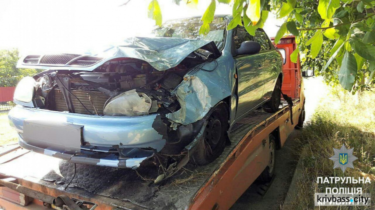 В Кривом Роге произошли две аварии: столкнулись Cherry и Opel, Lanos врезался в дерево (ФОТО)