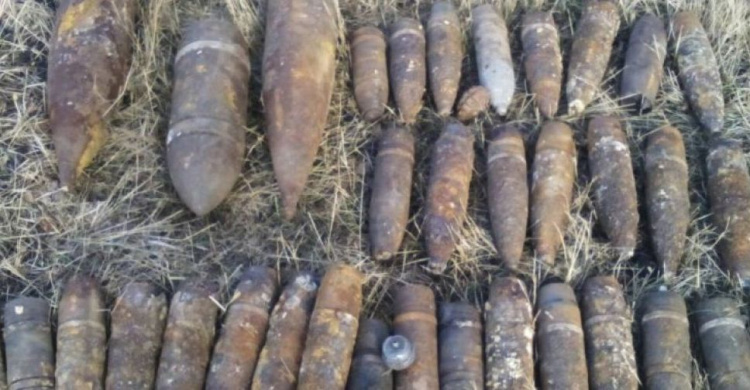 Под Кривым Рогом нашли и уничтожили более 3-х десятков артеллерийских снарядов