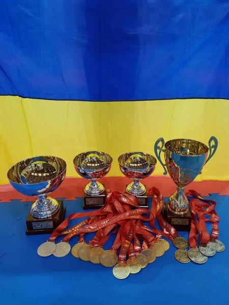 Чемпионат мира в Португалии: криворожские каратисты завоевали медали