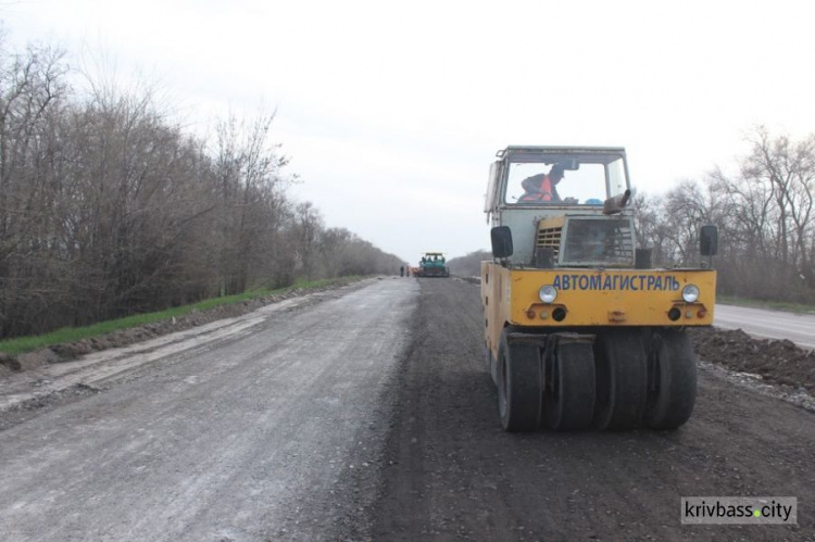 Криворожскую трассу на Днепр продолжают ремонтировать (ФОТО, ВИДЕО)
