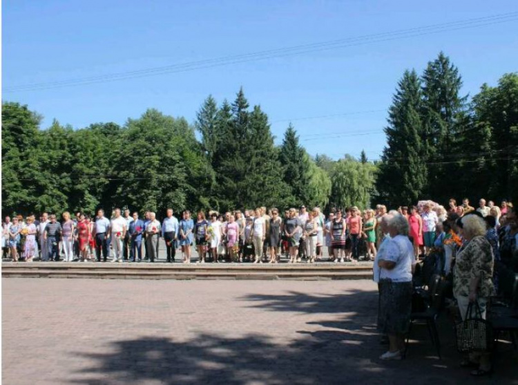 В Кривом Роге провели День скорби и чествования памяти жертв войны в Украине