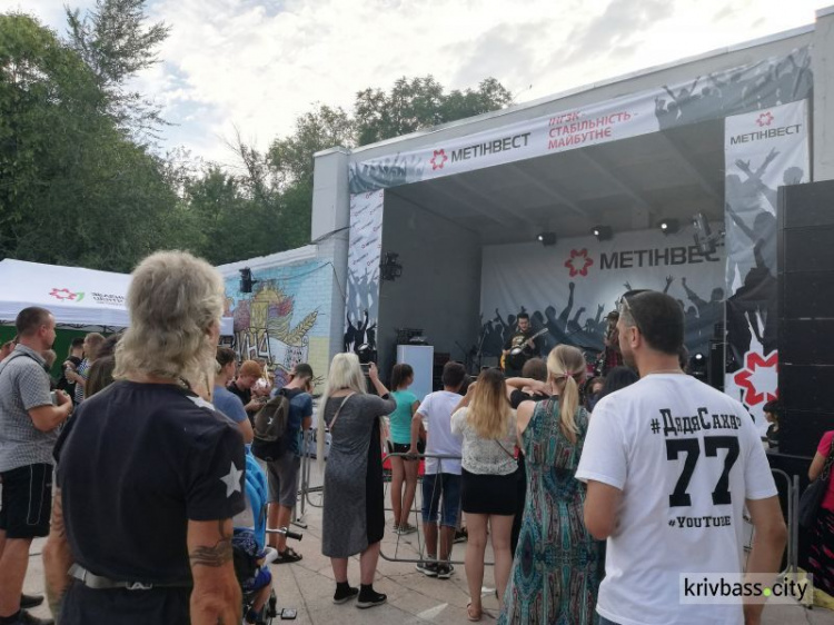 В Кривом Роге пРОКачали лето: жители Ингульца зажигали на рок-фестивале (ФОТО,  ВИДЕО)
