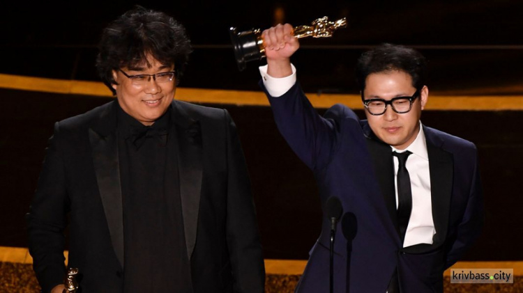 Впервые премию "Оскар" получил фильм на иностранном языке