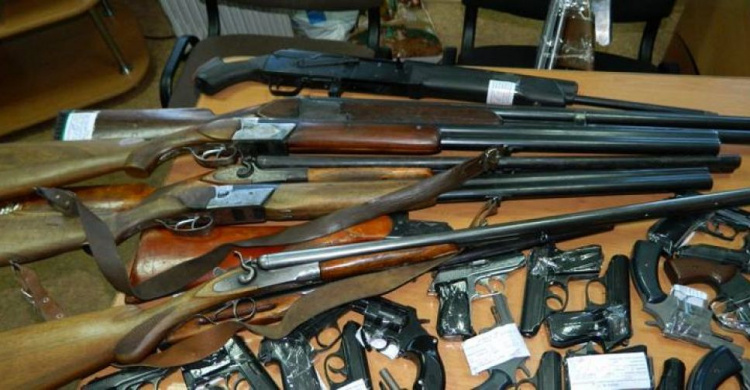 В Кривом Роге полиция подвела итоги по месячнику добровольной сдачи оружия