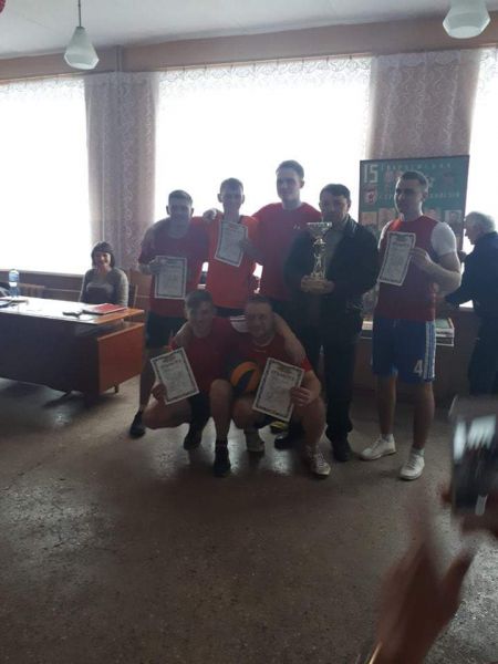 Криворожские команды приняли участие в ежегодном турнире по волейболу