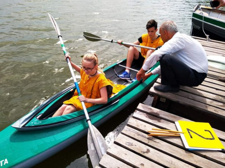 Юные криворожане приняли участие в общегородских соревнованиях по технике водного туризма (фото)