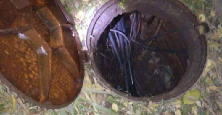В Кривом Роге расхититель кабеля задержан на горячем (ФОТО)