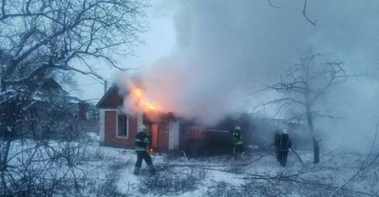 Поджёг или случайность: в Кривом Роге сгорел нежилой дом (ФОТО)