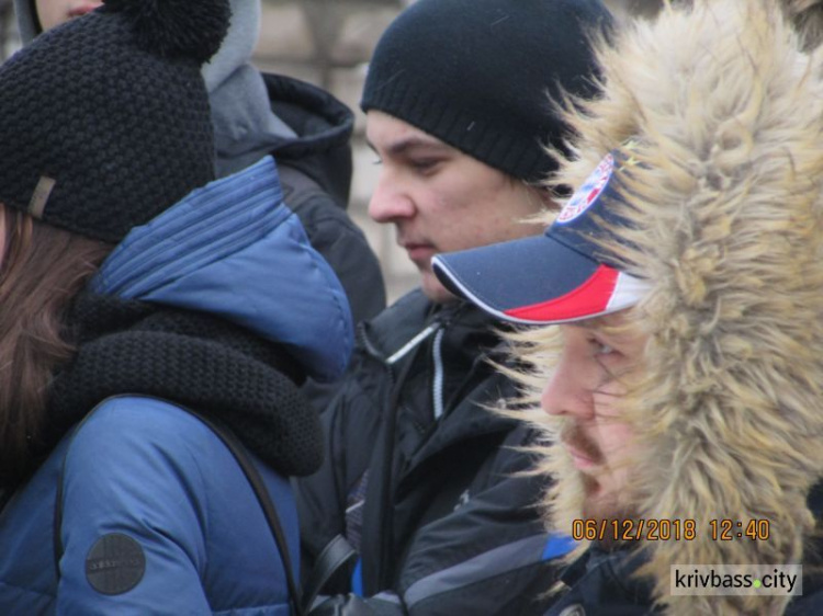 В Кривом Роге простились с погибшим в зоне ООС 25-летним Богданом Хливным (фото)