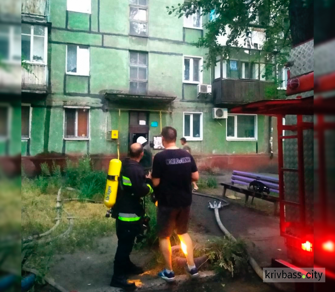Во время пожара в многоэтажке на ЮГОКе спасли 5 человек