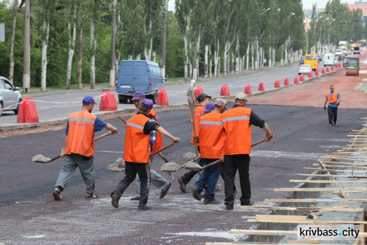 В Кривом Роге сделают свежую дорожную разметку и капитально отремонтируют дороги (ФОТО)