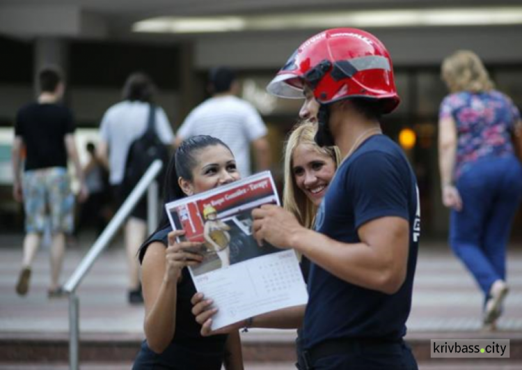 В Парагвае пожарные снялись обнаженными для протеста (ФОТО+ВИДЕО)
