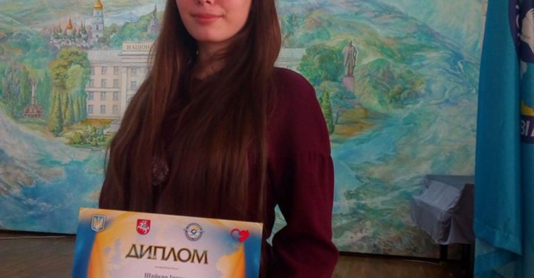 Юные авторы: криворожанки одержали победу на Всеукраинском конкурсе эссе (ФОТО)