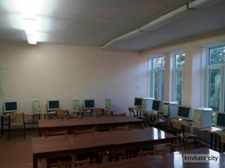 В криворожской школе № 117 приступили к реализации проекта #ClassMetinvest: каким будет новый класс информатики (ФОТО)