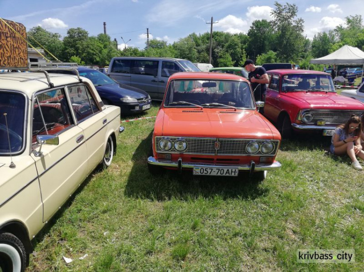 В Кривом Роге состоялась выставка ретро автомобилей (ФОТОРЕПОРТАЖ)