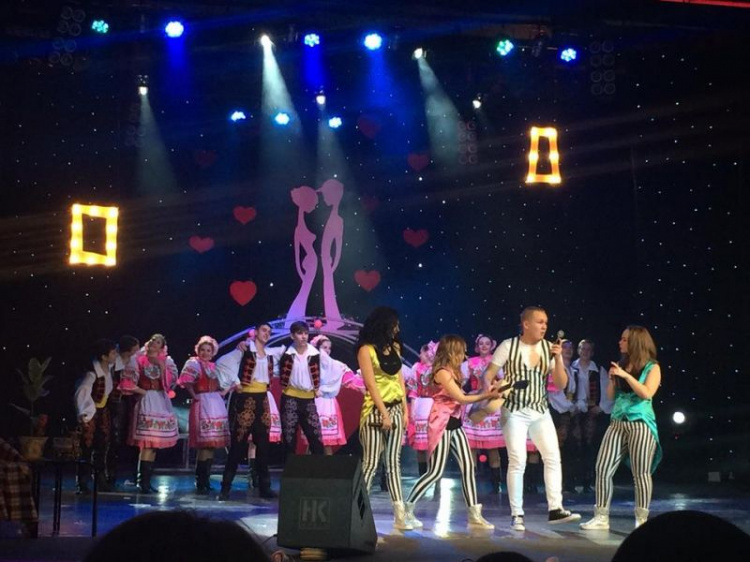 Любовь в большом городе: праздничные концерты отгремели во Дворцах культуры Кривого Рога