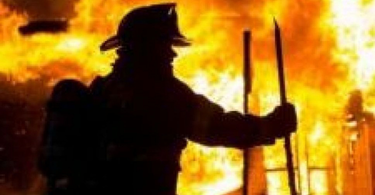 В Кривом Роге горел дачный дом, во время пожара пострадал 85-летний мужчина