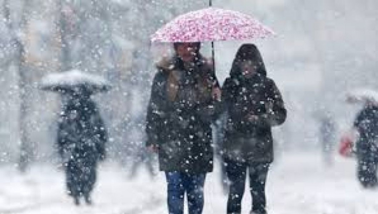 Ветер, мокрый снег, похолодание: в Кривом Роге объявлено штормовое предупреждение