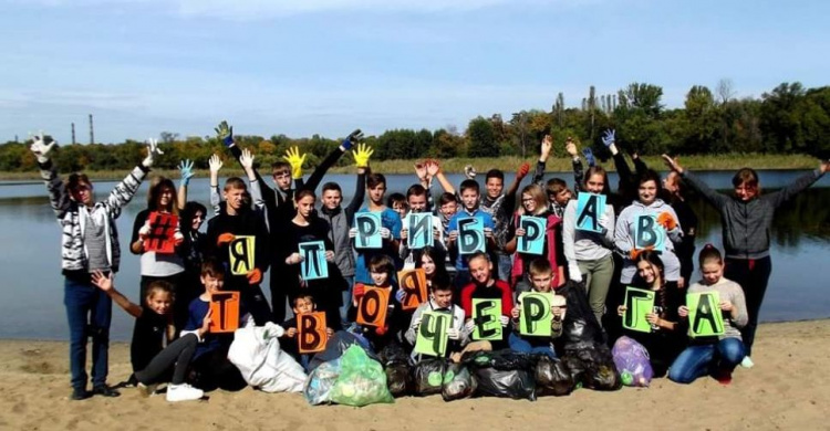 "Я убрал - твоя очередь": криворожские школьники подхватывают Всеукраинскую акцию (фото)