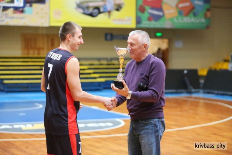 Баскетболисты из Кривого Рога выиграли предсезонный турнир в Черкассах (ФОТО)