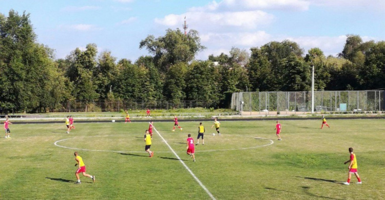 Криворожские команды вышли в 1/4 финала Кубка области по футболу