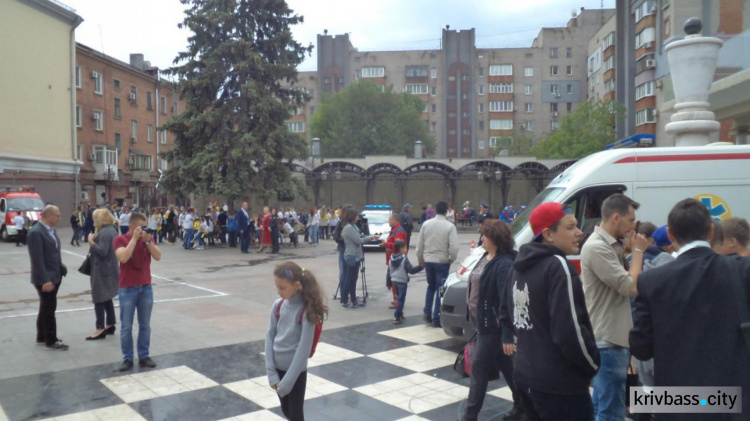 В Кривом Роге прошел флешмоб «Украина за безопасность дорожного движения» (ФОТО)