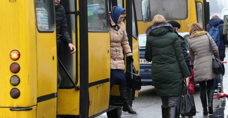 Вслед за городскими перевозчиками, цены на проезд поднимут перевозчики Криворожского района
