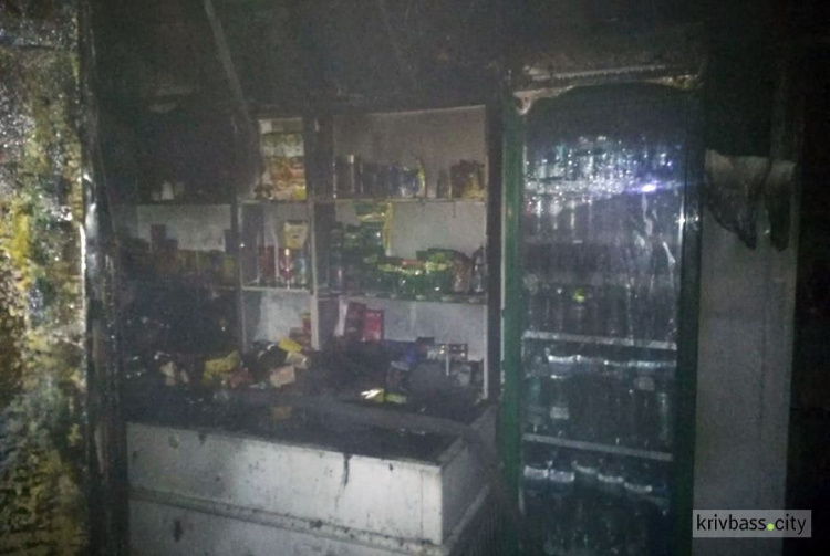 На Соцгороде случился пожар в продовольственном магазине