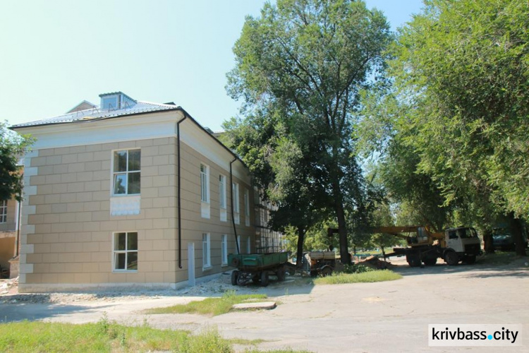 Во дворце культуры "Карачуны" в Кривом Роге продолжаются ремонтные работы(ФОТО)