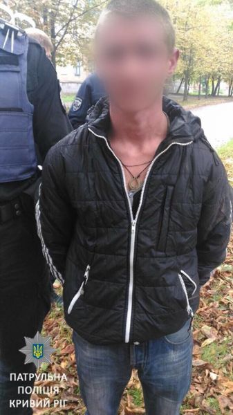 На улицах Кривого Рога мужчина угрожал школьнице ножом (ФОТО)