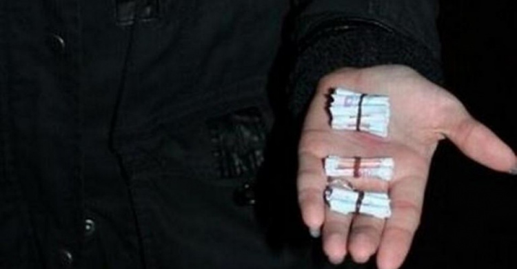 Патрульная полиция задержала в Кривом Роге 25-летнего парня с наркотическим веществом