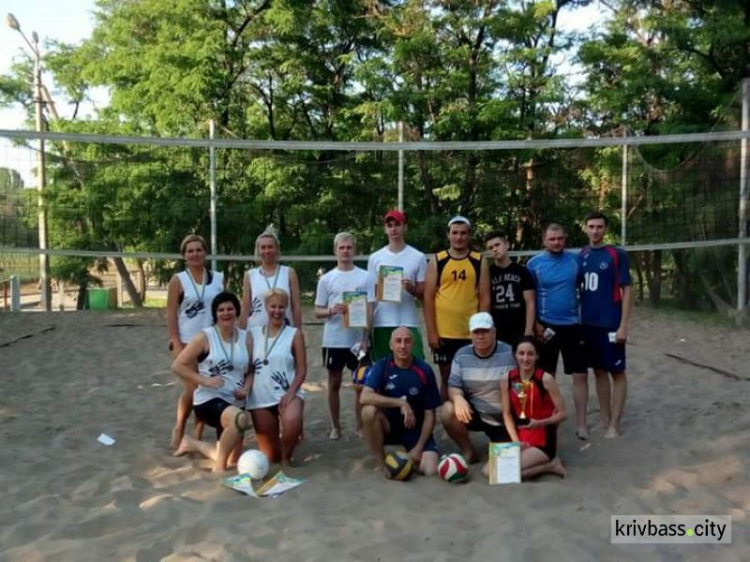 В Кривом Роге прошёл турнир по волейболу среди студентов (ФОТОРЕПОРТАЖ)