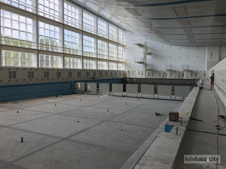 Реконструкция бассейна на Соцгороде: успеют ли завершить все работы к началу учебного года?