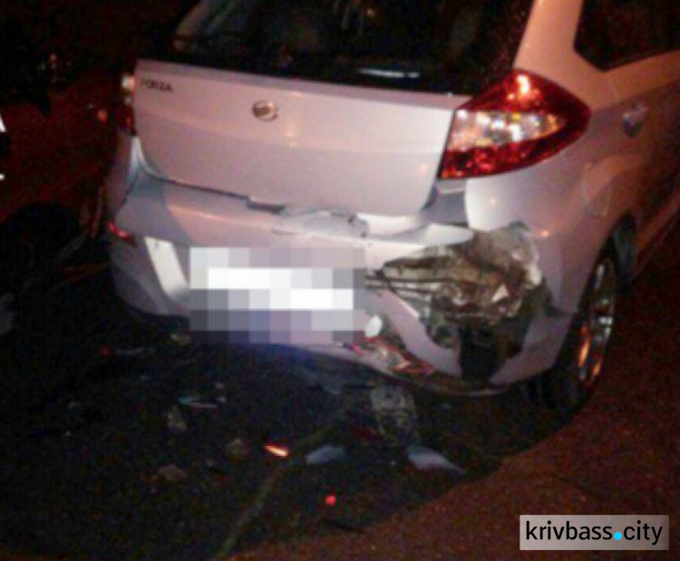 ДТП в Кривом Роге: подвыпивший водитель протаранил 4 машины и скрылся с места происшествия (ФОТО)