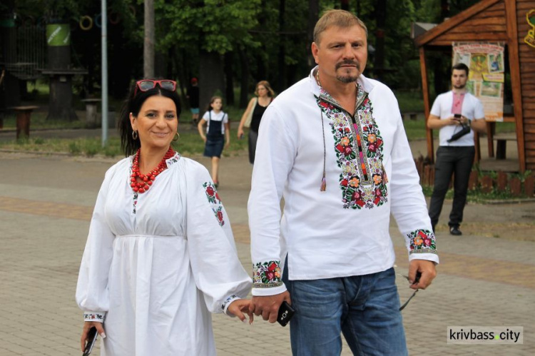 Красота этнической моды: в Кривом Роге прошел парад вышиванок (ФОТО, ВИДЕО)