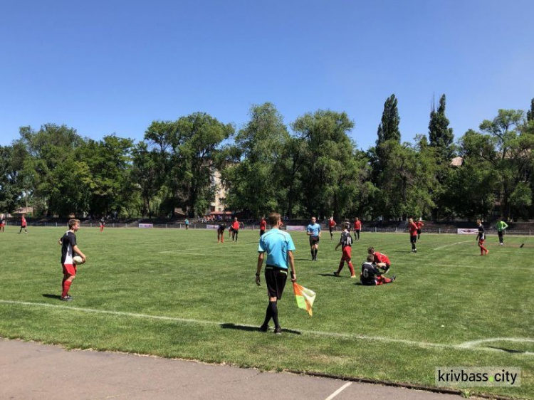 Юные футболисты из Кривого Рога борются за выход в полуфинал первенства Украины (ФОТО)