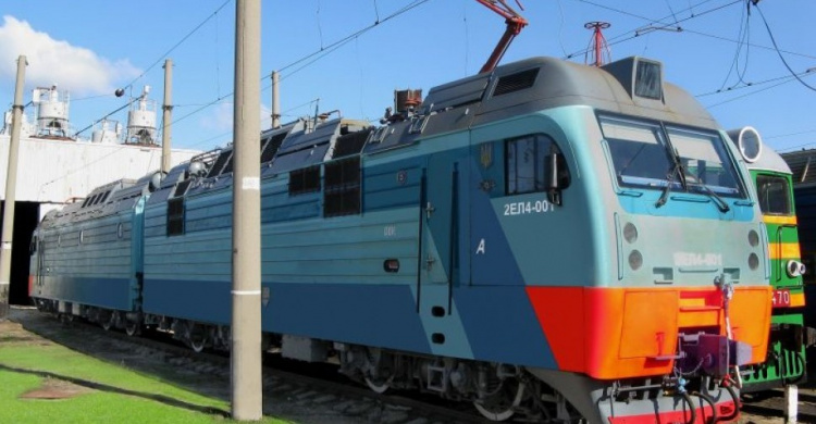На Покрову и ко Дню украинского козачества "Укрзалізниця" назначила 5 дополнительных поездов (НАПРАВЛЕНИЯ)