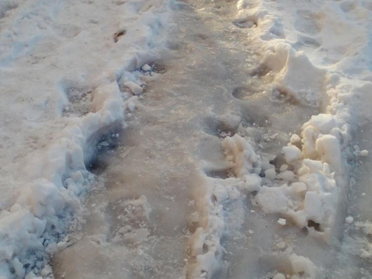 В Кривом Роге жители "настучали" на управителей за не уборку снега